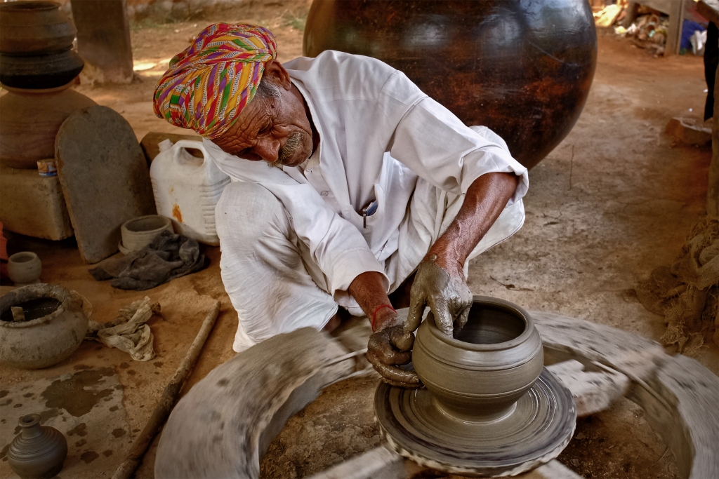 How were clay pots made in the Indus Civilisation?
